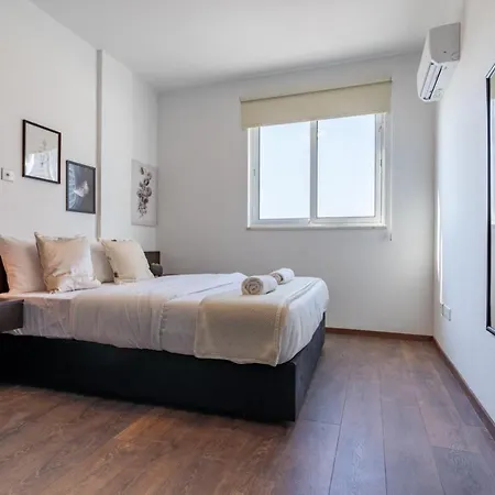 Harbor 304 Stylish 1-bedroom In * לרנקה